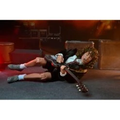 NECA Angus Young (Highway To Hell). AC/DC -Ventas PIXELATOY angus young highway to hell acdc 7