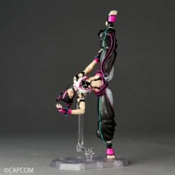 Juli. Revoltech A.Y. Street Fighter