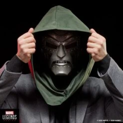 Hasbro Doctor Doom Helmet 1/1. Marvel Legends Series -Ventas PIXELATOY plantilla replicas marvel legends series 14